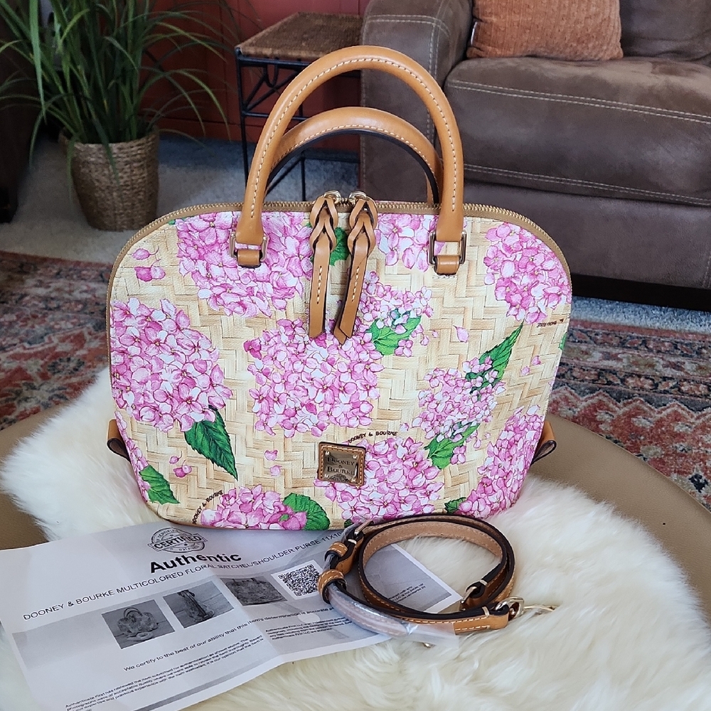 Beautiful NWOT Dooney & Bourke Hydrangea Basket Weave Leather Satchel 🩷🌸🧺💚